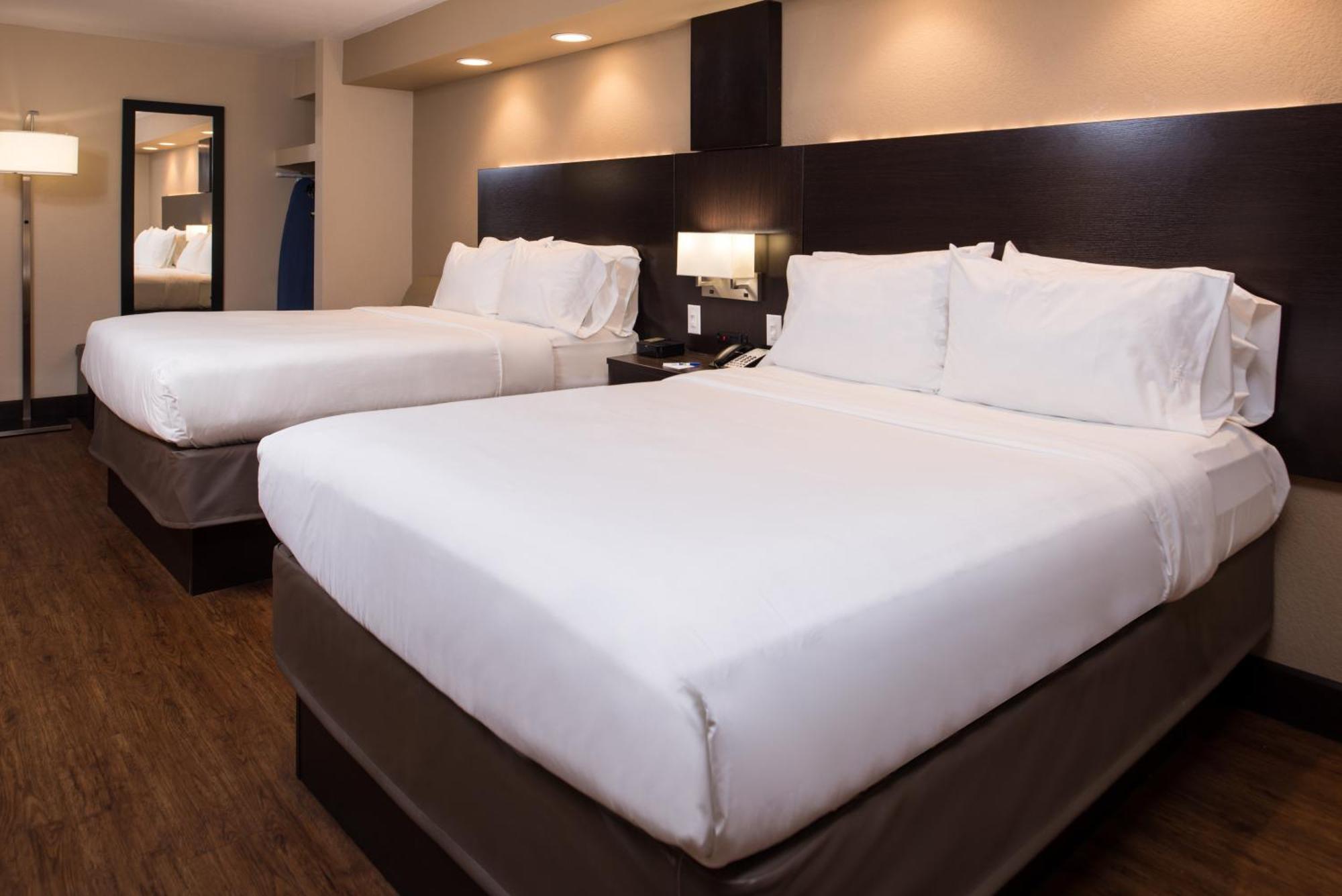 Holiday Inn Express & Suites San Antonio Medical - Six Flags By Ihg Kültér fotó