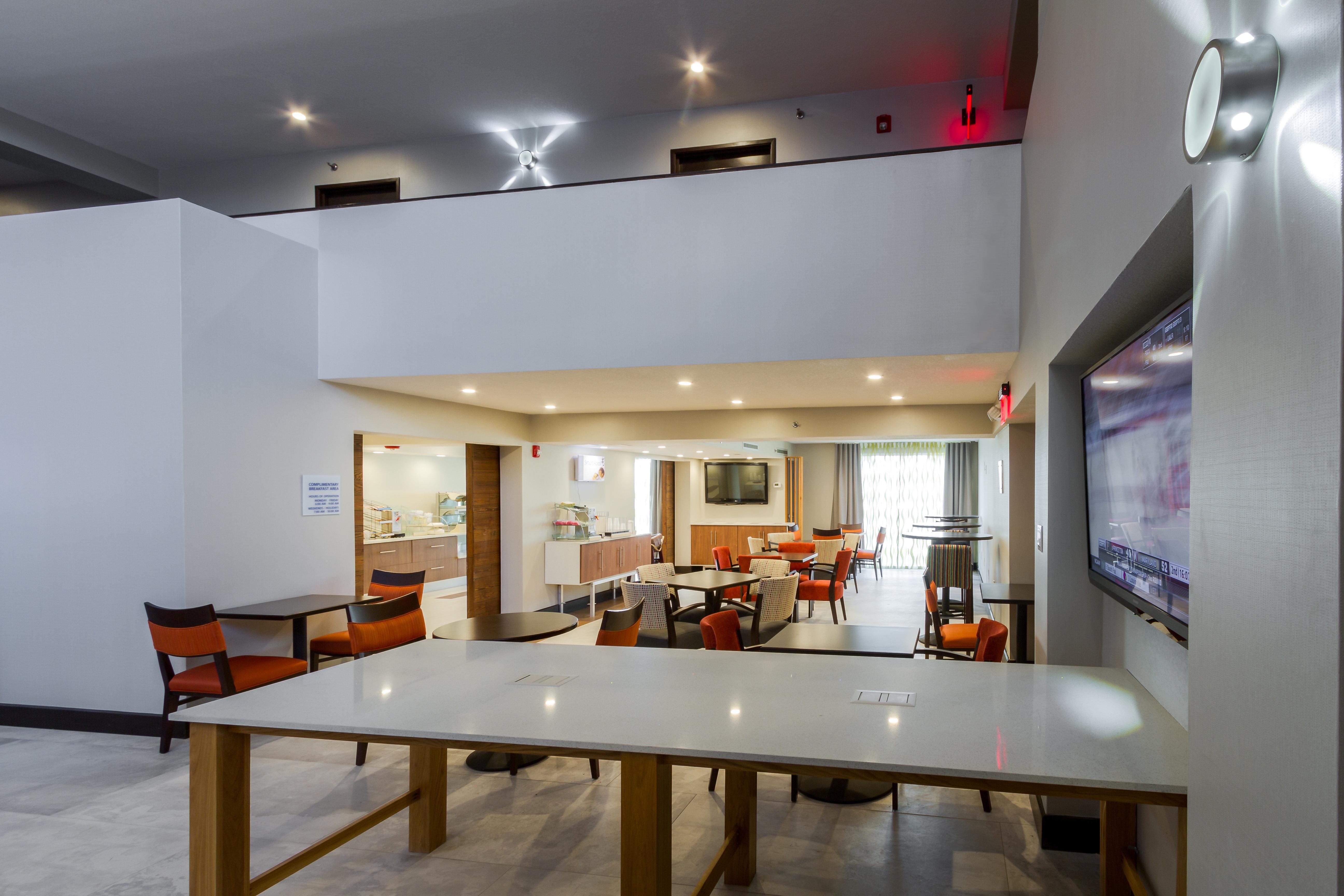 Holiday Inn Express & Suites San Antonio Medical - Six Flags By Ihg Kültér fotó