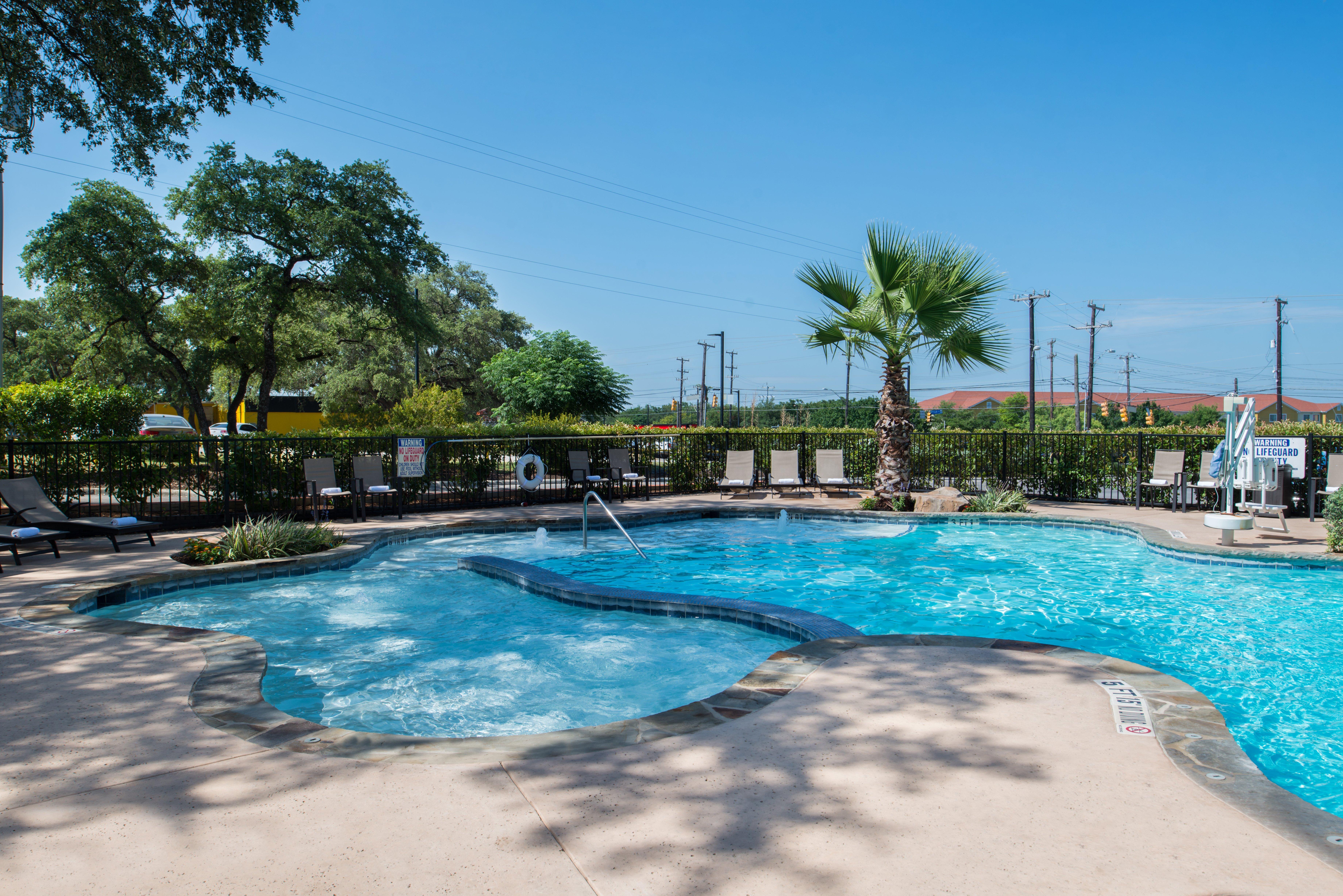 Holiday Inn Express & Suites San Antonio Medical - Six Flags By Ihg Kültér fotó