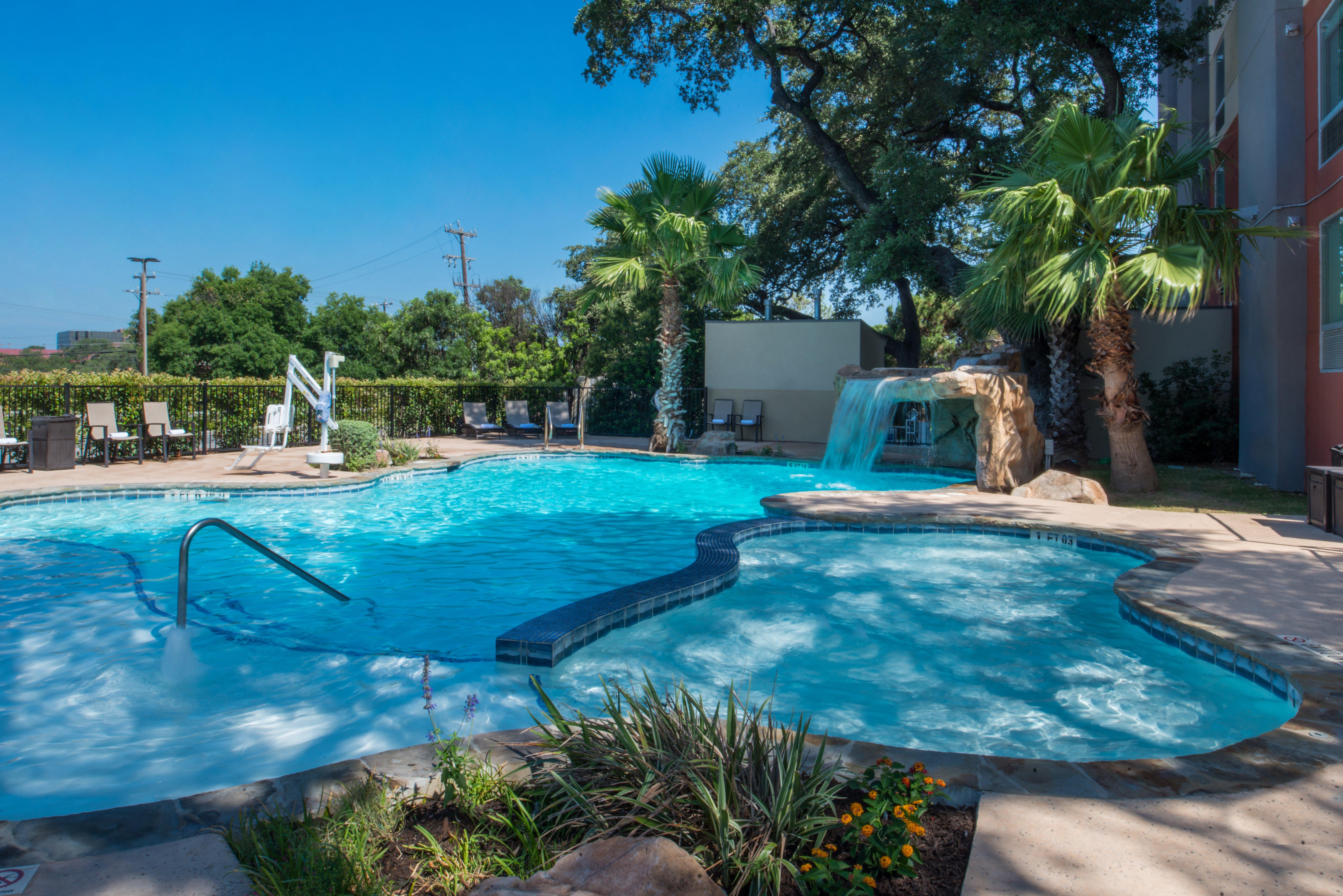 Holiday Inn Express & Suites San Antonio Medical - Six Flags By Ihg Kültér fotó