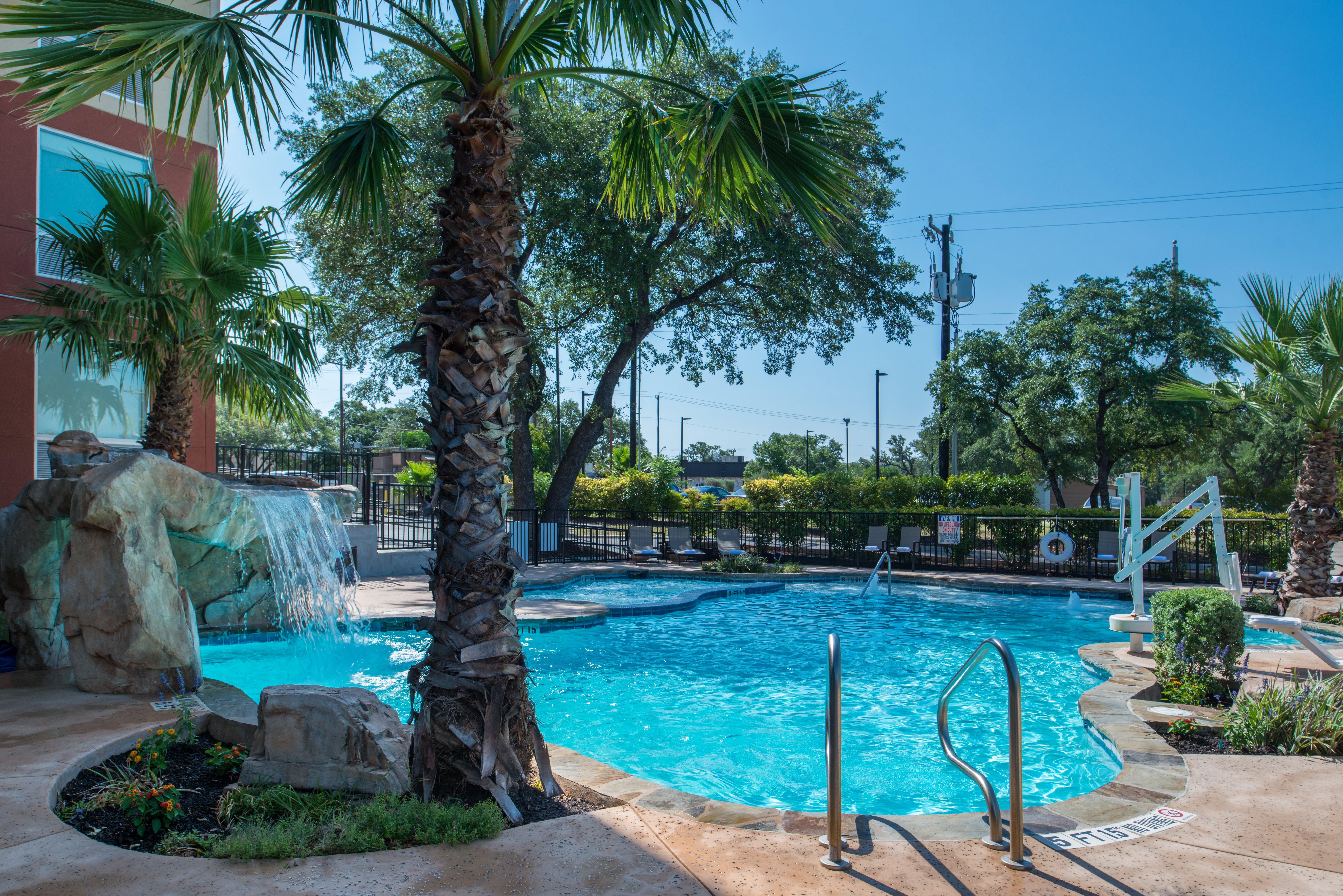 Holiday Inn Express & Suites San Antonio Medical - Six Flags By Ihg Kültér fotó